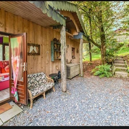 Yourte Mongole Et Cabane Houffalize Exteriör bild