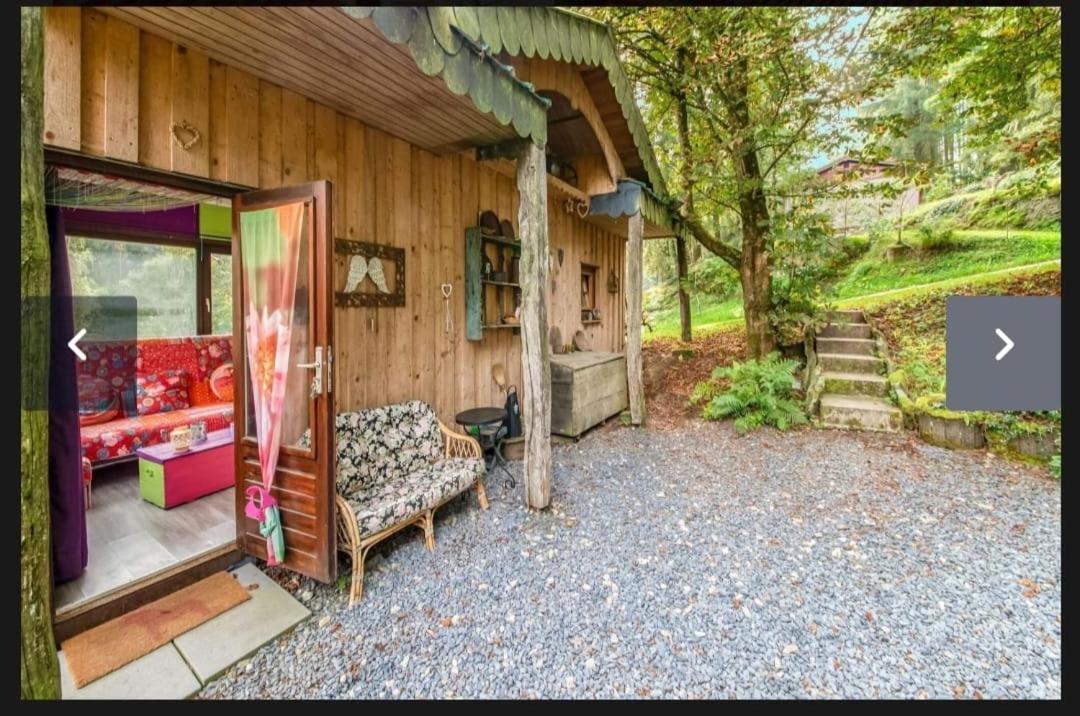 Yourte Mongole Et Cabane Houffalize Exteriör bild